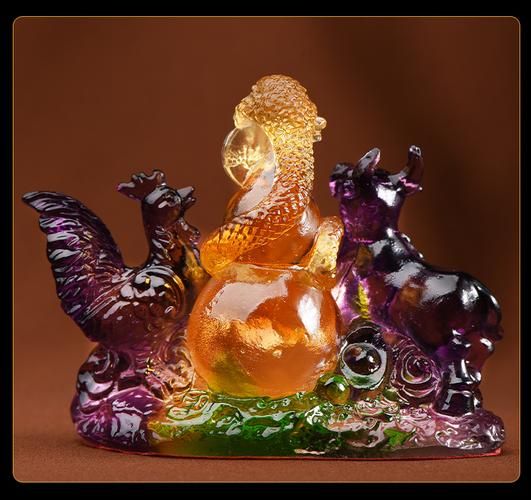 生肖属相装饰客厅好吗（生肖摆件放客厅真的招财吗？新手避坑全攻略）