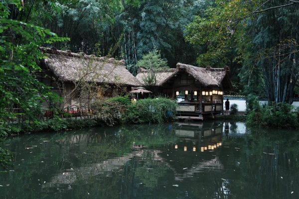 请问杜甫是属相什么生肖