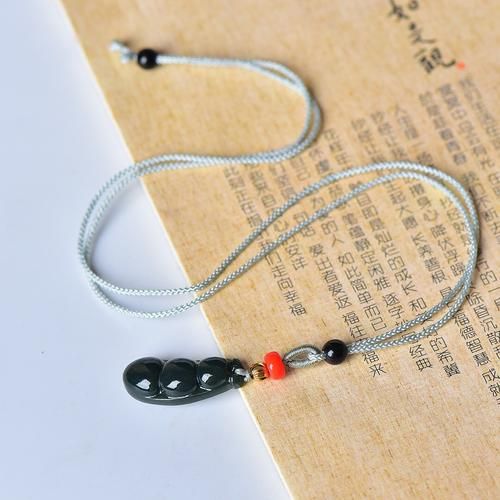 生肖豆属相吊坠（生肖豆属相吊坠哪个适合属鼠）