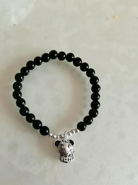 生肖属相黑曜石（属鼠戴黑曜石好吗？禁忌、功效与真假分辨🐭🖤）