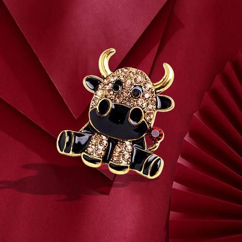 生肖属相胸针图片（生肖属相胸针图片怎么搭配好看）