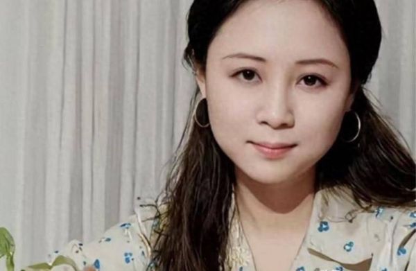 琼瑶生肖属相（琼瑶生肖属相揭秘：她到底属什么？）