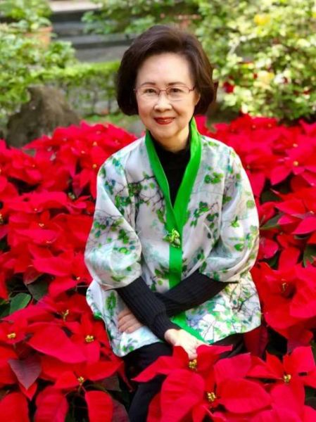 琼瑶生肖属相（琼瑶生肖属相揭秘：她到底属什么？）