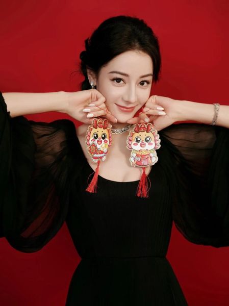 迪丽热巴 生肖属相