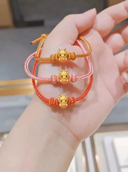 生肖手链十二属相（女生戴生肖手链选哪个属相最旺）