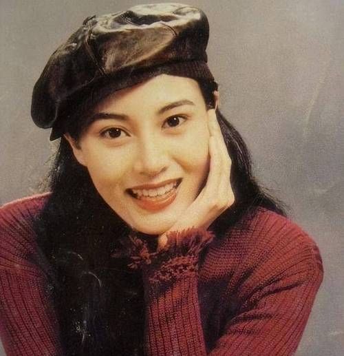 李嘉欣属相是什么生肖（李嘉欣生肖属相揭秘🔍）