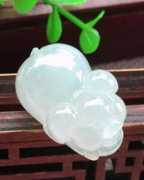 生肖猪属相佩戴饰物（属猪佩戴什么吉祥物最好）