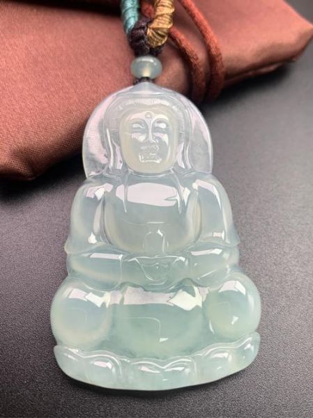 翡翠观音属相是什么生肖(翡翠观音属相戴什么生肖最好?)