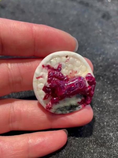 生肖马属相朱砂图片（生肖马戴朱砂图片与寓意全解）