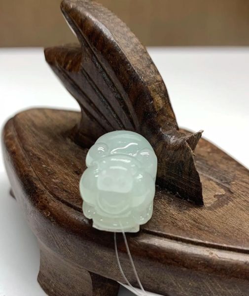 属相吊坠 生肖属猪（属猪吊坠避坑指南：戴对开运戴错犯冲）