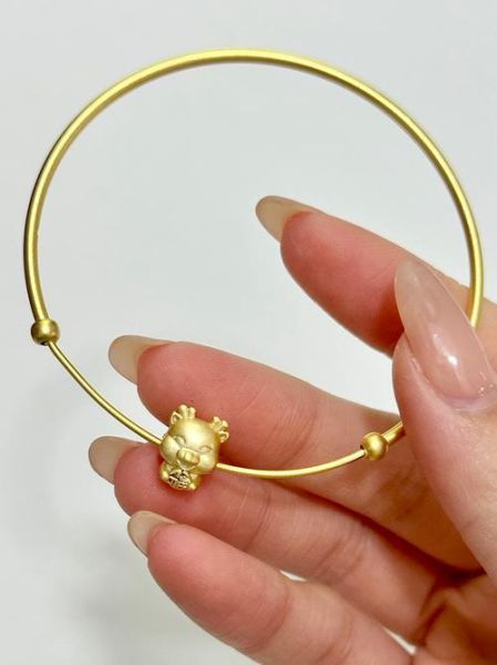 生肖属相金手镯(哪些生肖适合戴金手镯)