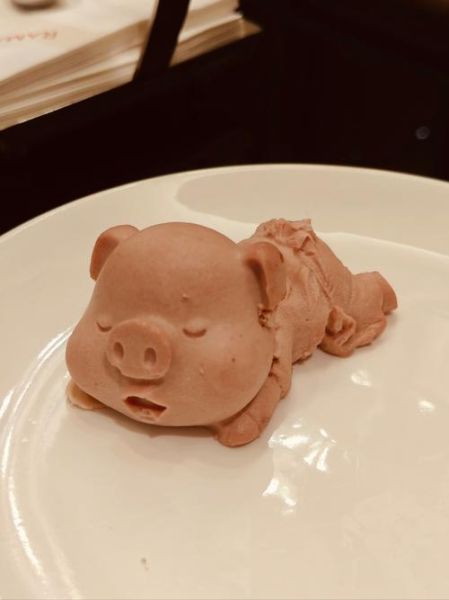 猪的生肖属相蛋糕（属猪的生日蛋糕怎么做可爱又好吃）