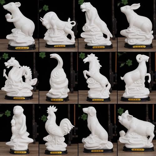 生肖属相家庭摆件（生肖属相家庭摆件风水禁忌大全）