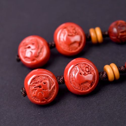 今年属相猪佩戴什么生肖(属猪今年戴兔三合生肖最旺运)