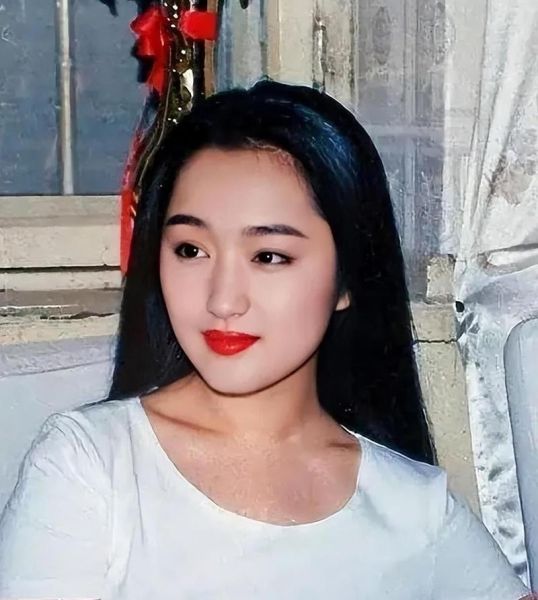 杨钰莹生肖属相（杨钰莹属什么生肖）