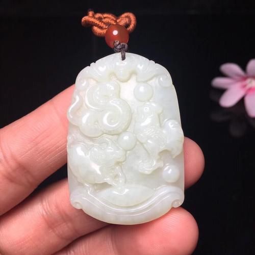 玉佩可以是生肖属相吗（玉佩上可以刻生肖属相吗）