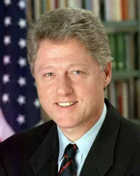 克林顿属相是什么生肖啊（克林顿属什么生肖？一查就懂）