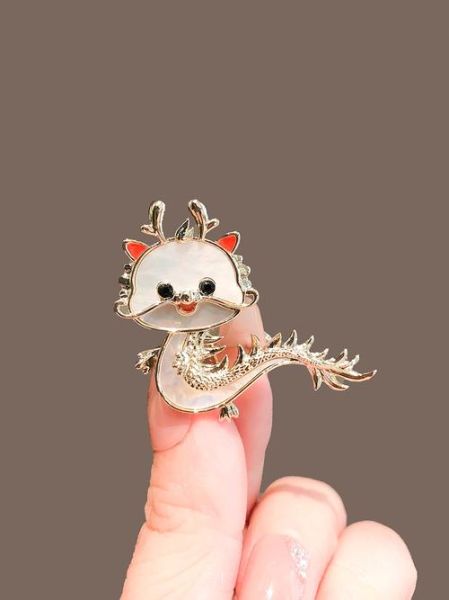 生肖属相胸针（2025生肖龙胸针怎么挑）