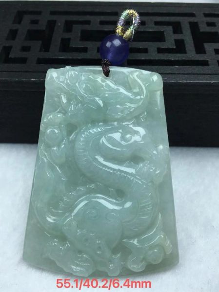 龙的生肖属相翡翠（属龙的带什么翡翠好招财）