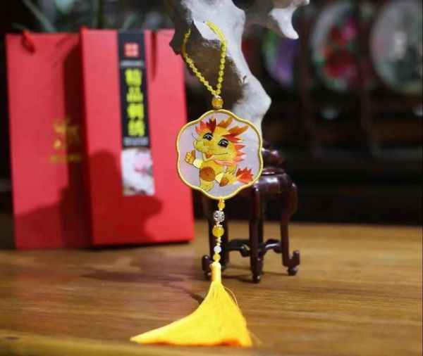 生肖属相挂饰挂件（生肖属相挂饰挂件什么材质最好）