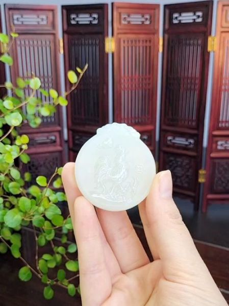 佩戴生肖属相的玉（佩戴生肖属相的玉到底好不好）