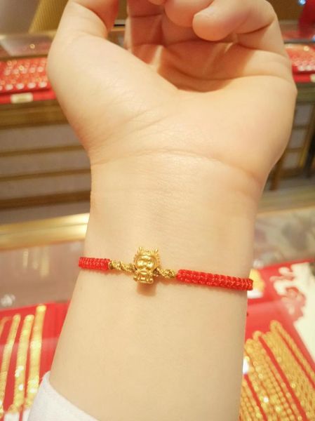 属相手链 生肖龙（生肖龙手链戴左手还是右手）